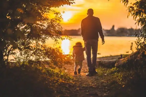 image of dad and child - parental alienation Hinckley